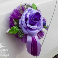 цветы на двери свадебного автомобиля